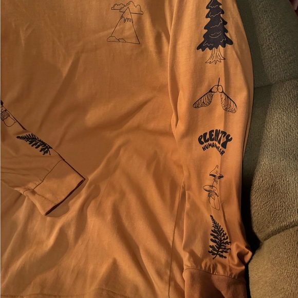 Plenty * ~Long sleeve sweater with prints 🍄‍🟫 🌲 - Picture 3 of 3